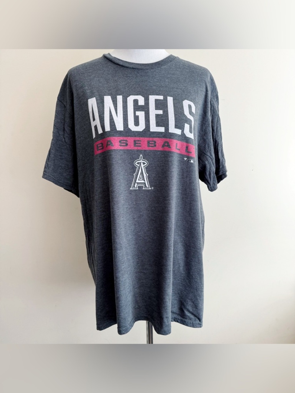 Los Angeles Angels T-Shirt Men’s Size XL MLB Baseball Shirt Gray Red